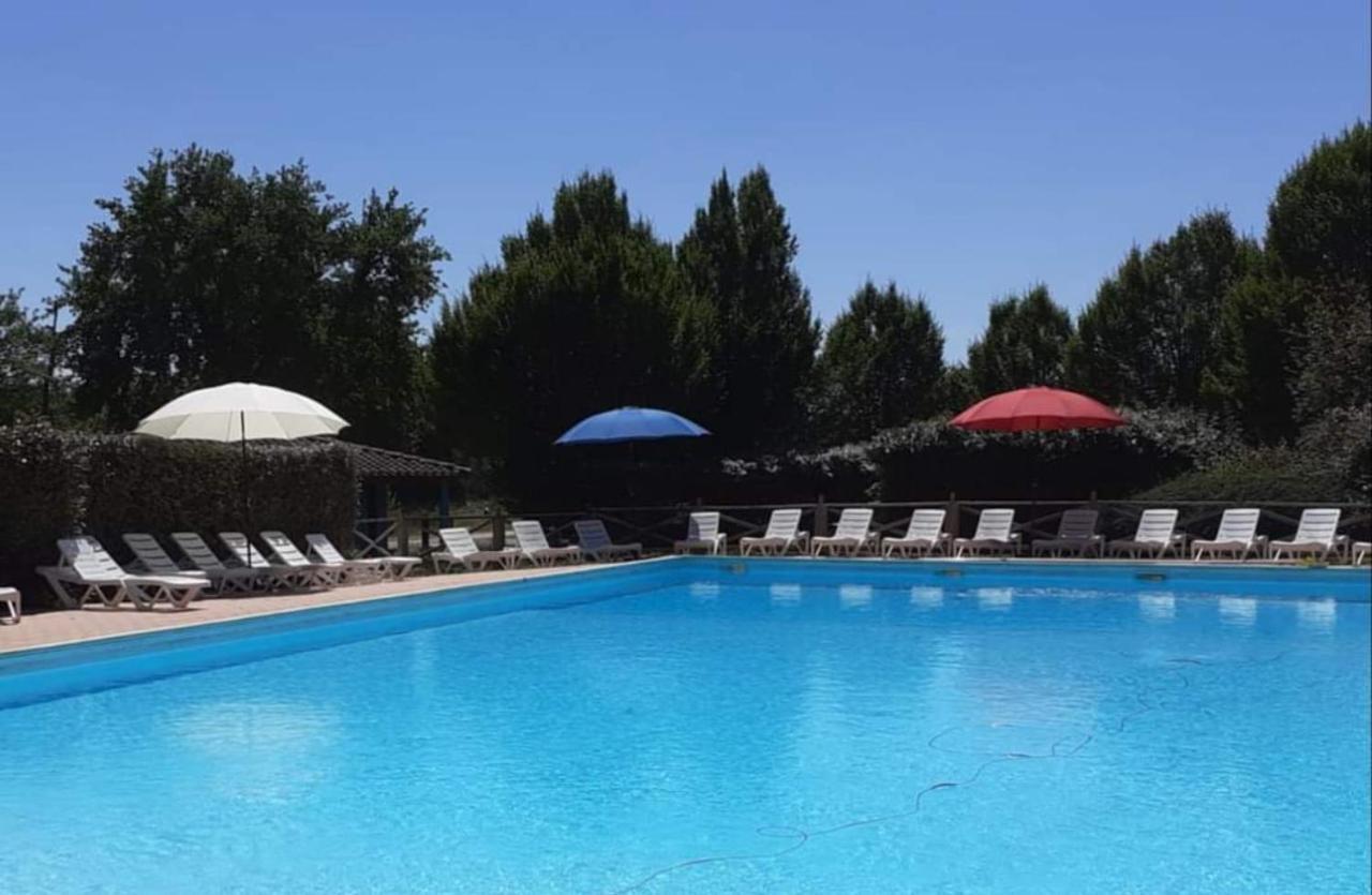 Etang Vallier Resort Brossac 외부 사진
