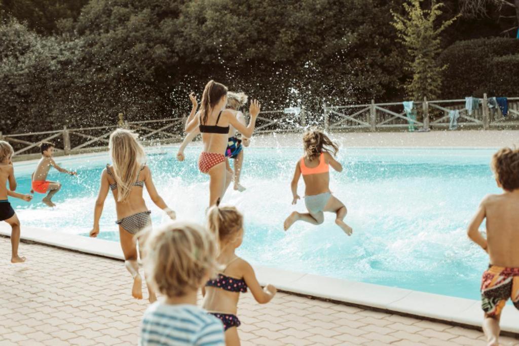 Etang Vallier Resort Brossac 외부 사진