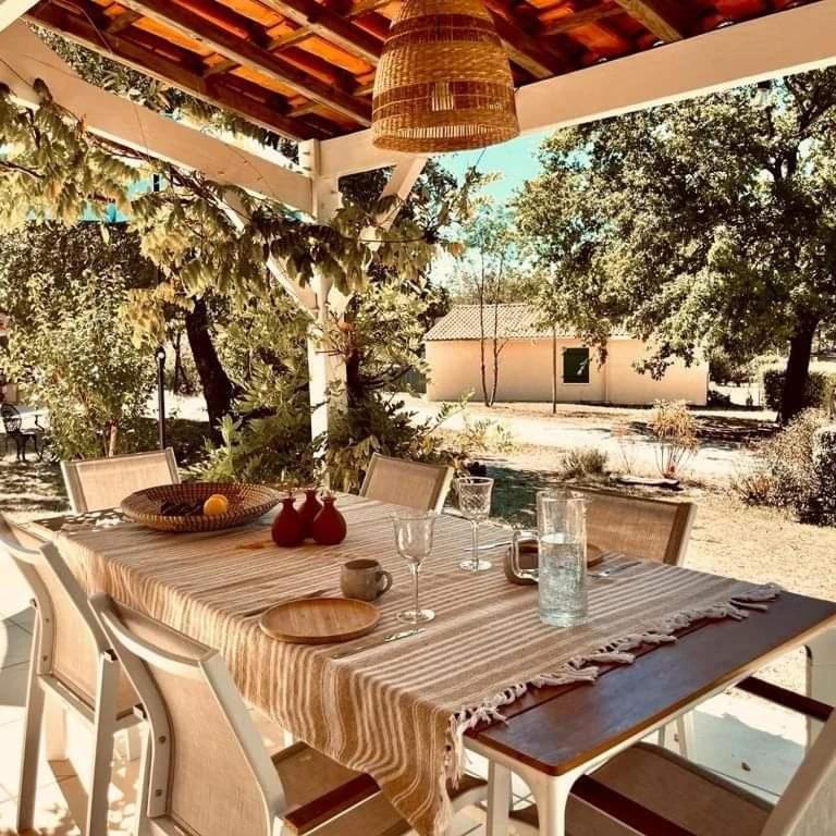 Etang Vallier Resort Brossac 외부 사진
