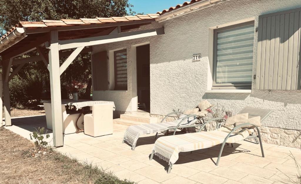 Etang Vallier Resort Brossac 외부 사진
